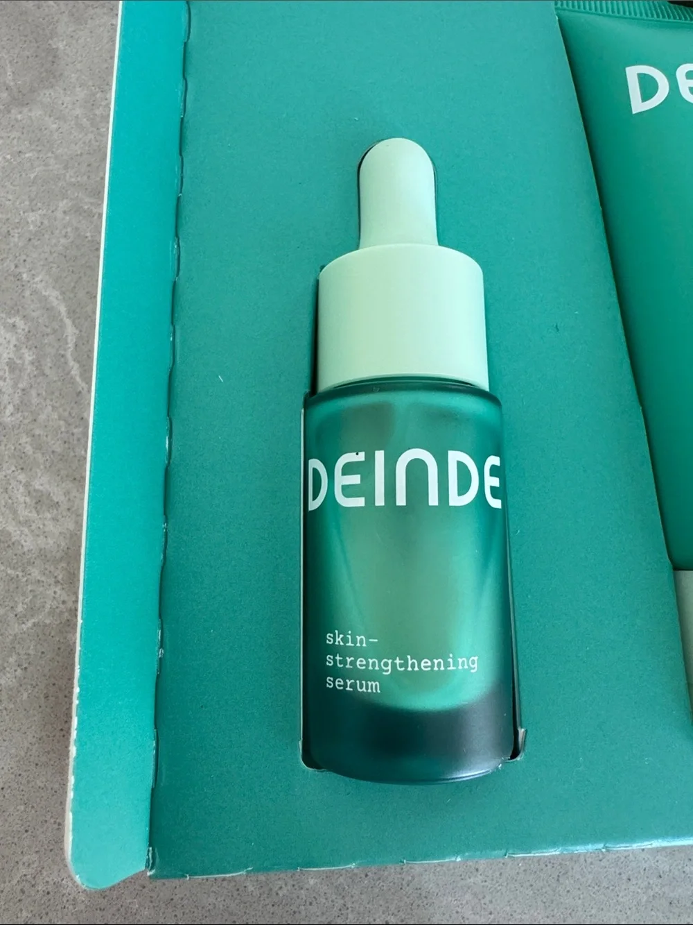 Skin-Fortifying Travel Set — Green